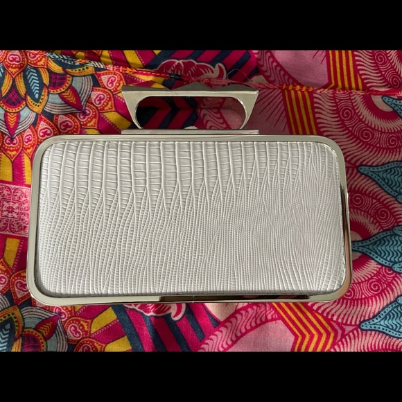 BCBGMaxAzria ZOE KNUCKLE CLUTCH- NWOT - Picture 3 of 5